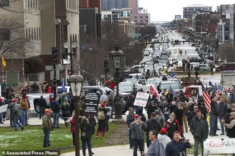 in michigan contro il lockdown  18