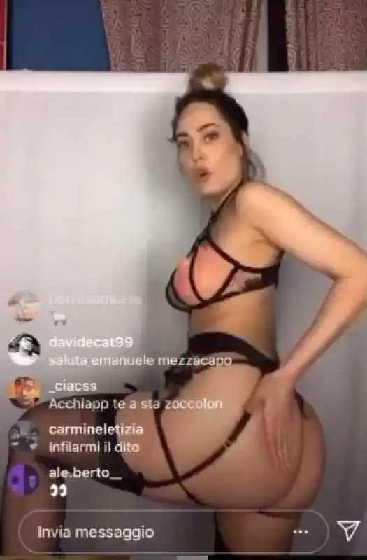 PAOLA SAULINO E IL TUTORIAL SUGLI SCHIAFFI ALLE CHIAPPE