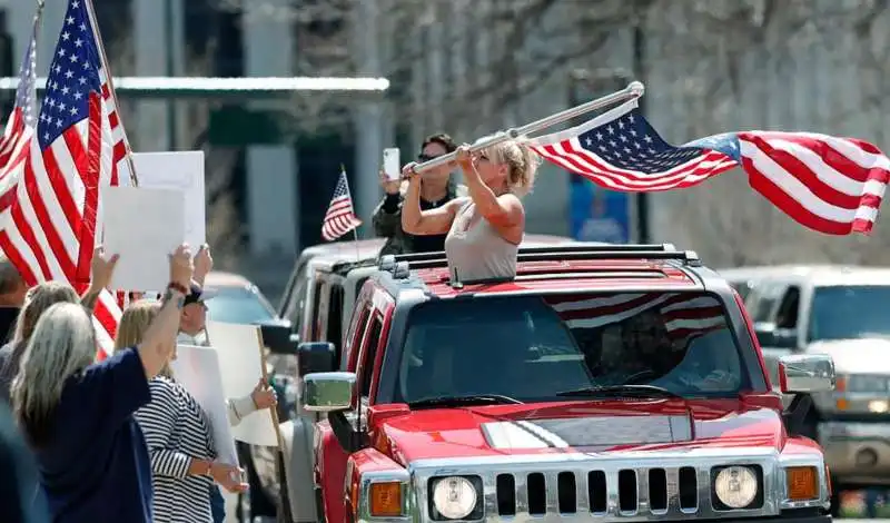 proteste contro il lockdown in colorado 12