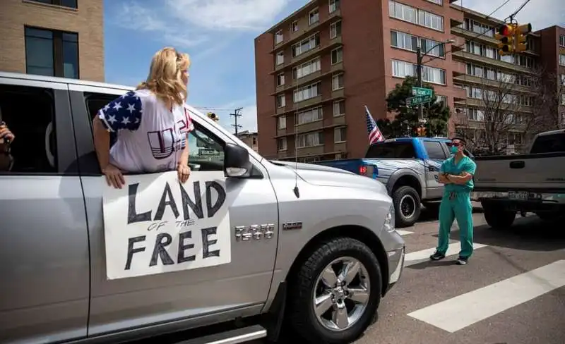 proteste contro il lockdown in colorado 15