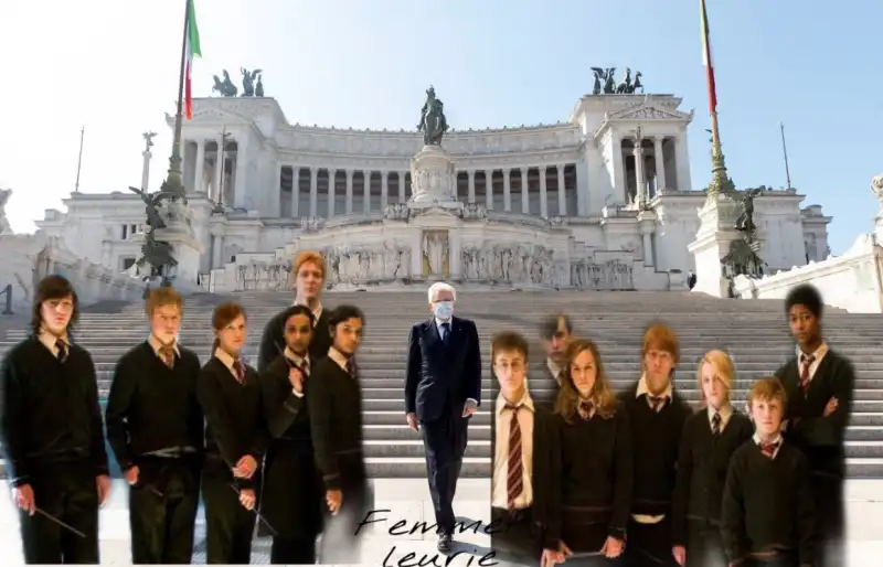 sergio mattarella da solo all'altare della patria   meme 2