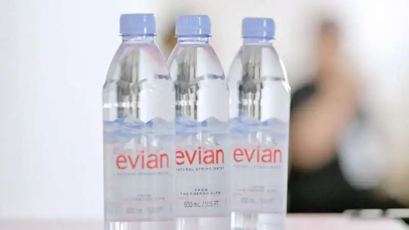 acqua evian 4