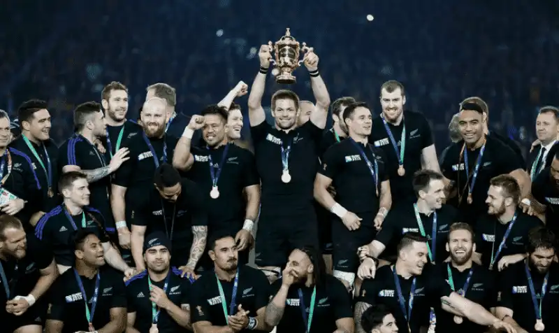 ALL BLACKS 4