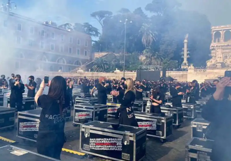 bauli in piazza del popolo a roma 7