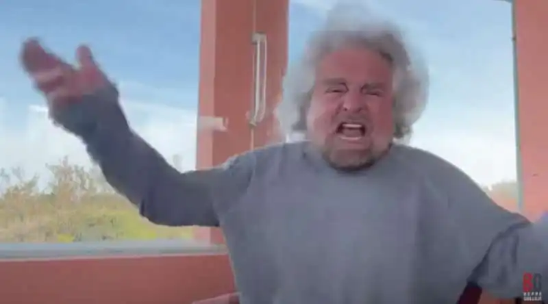 BEPPE GRILLO NEL VIDEO A DIFESA DEL FIGLIO CIRO

