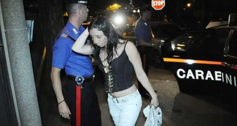 CARABINIERI E PROSTITUTE