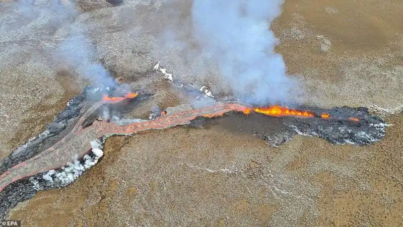 eruzione vulcano valle di geldinga, in islanda 11