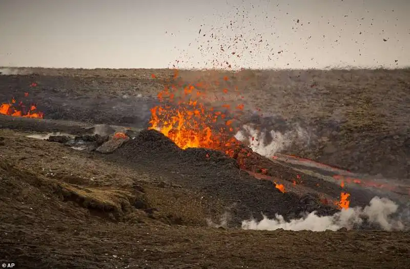 eruzione vulcano valle di geldinga, in islanda 2