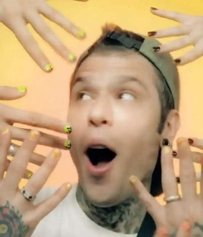 fedez linea smalti noon 9