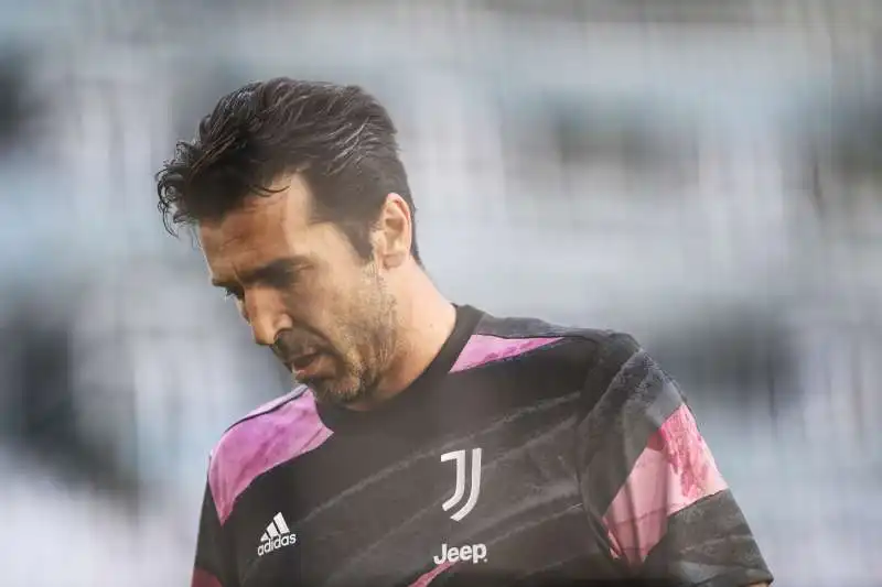 gianluigi buffon   juventus napoli  