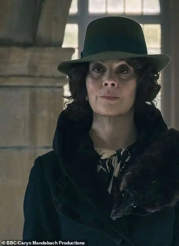  helen mccrory 1