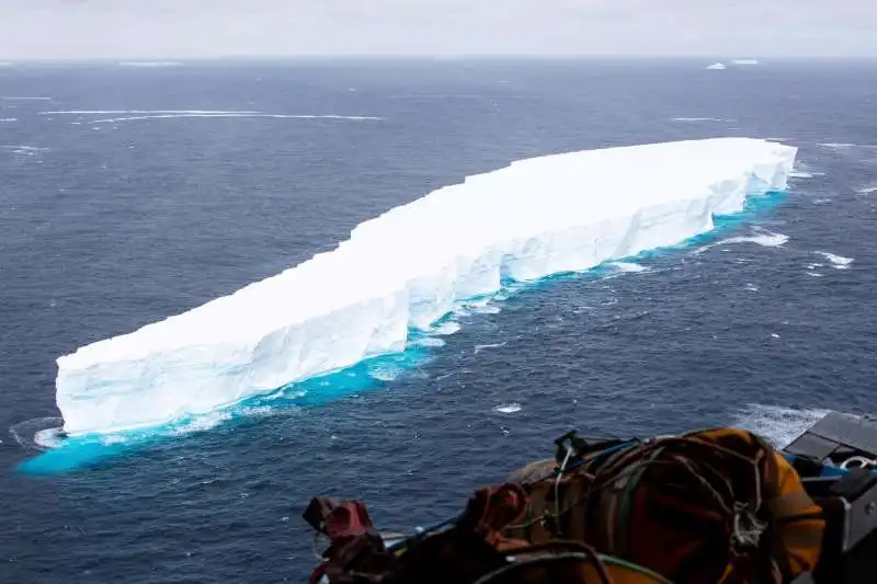 ICEBERG A68 3