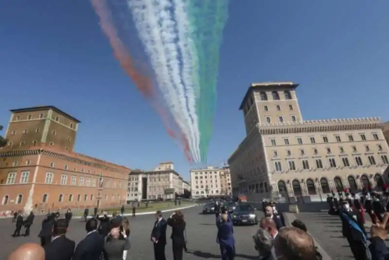 il passaggio delle frecce tricolori