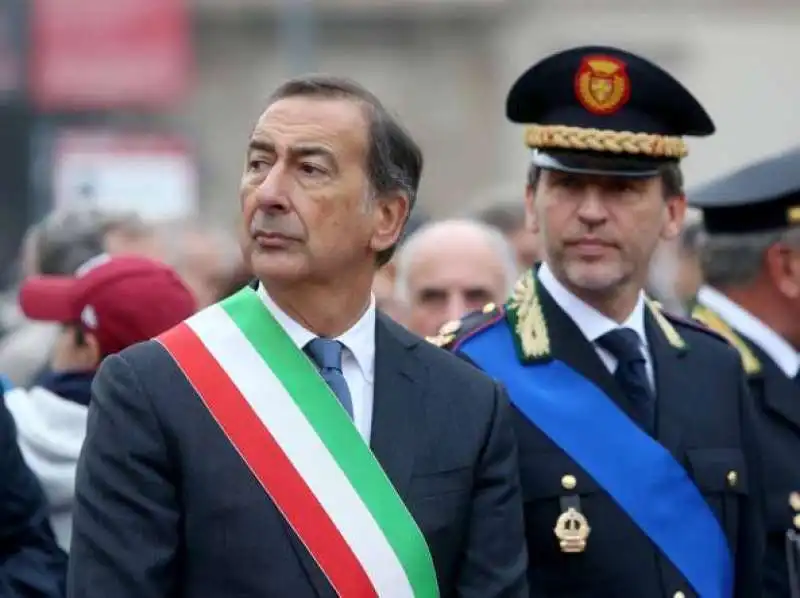 il sindaco beppe sala e il comandante marco ciacci