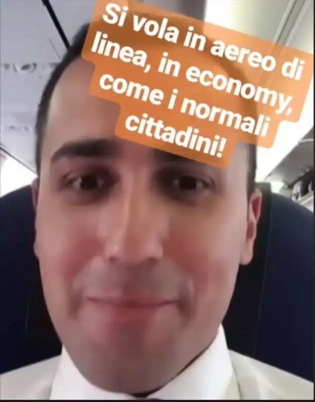 LUIGI DI MAIO SUL VOLO ALITALIA