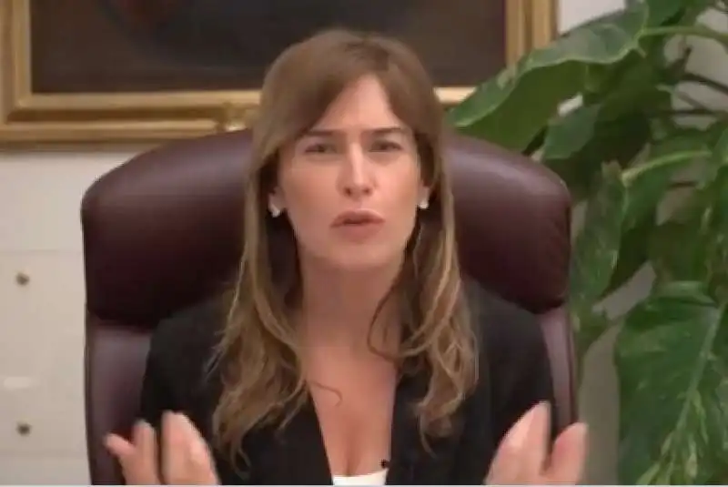 MARIA ELENA BOSCHI NEL VIDEO DI RISPOSTA A BEPPE GRILLO