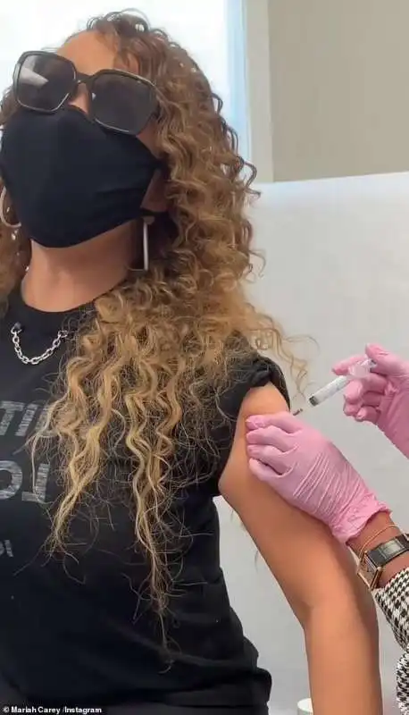 mariah carey si vaccina 1