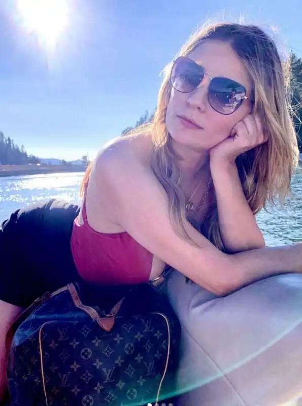 mischa barton 23