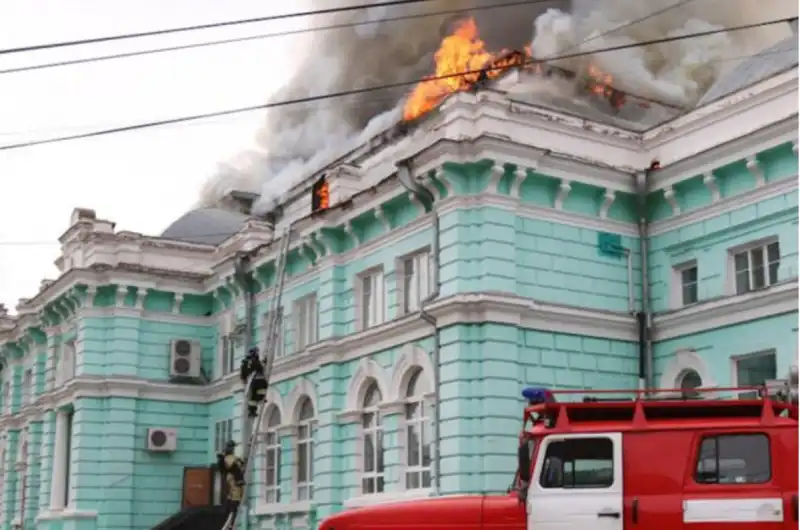 ospedale in fiamme russia