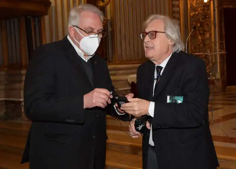 padre vincenzo d adamo  vittorio sgarbi  foto di bacco