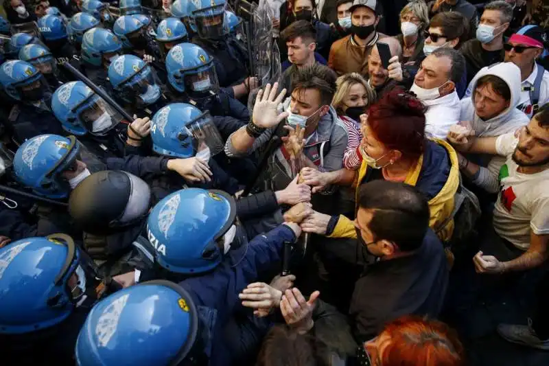 tensioni a montecitorio  alla protesta dei ristoratori e partite iva 12