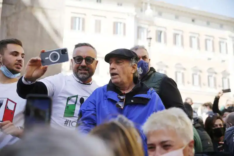 tensioni a montecitorio  alla protesta dei ristoratori e partite iva 14