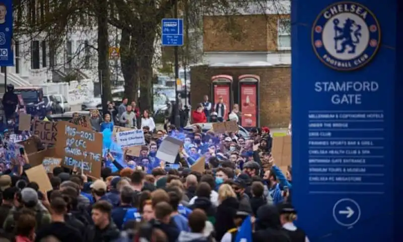 tifosi chelsea fuori stamford bridge