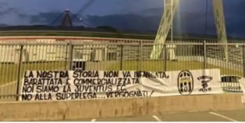 tifosi juventus striscione