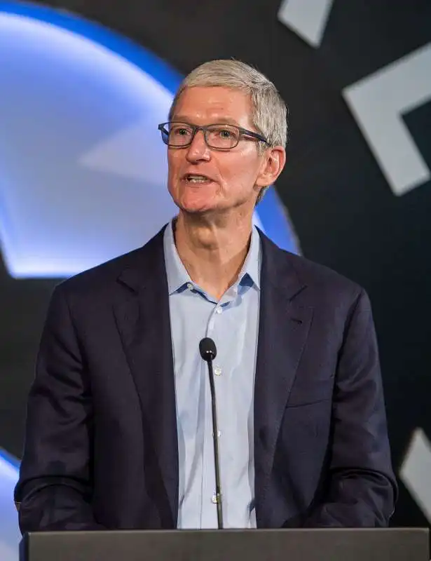 TIM COOK 2