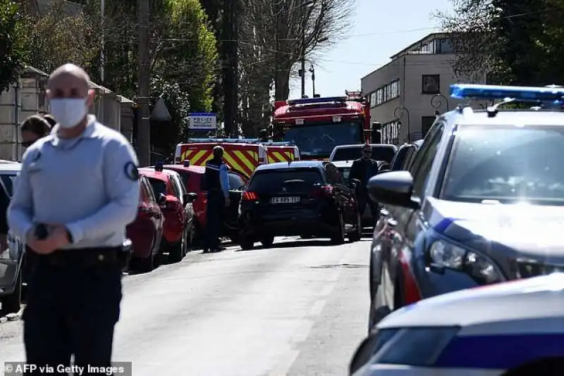 tunisino uccide funzionaria di polizia in francia 4