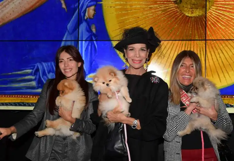 veronica con stitch  marisela federici con frida e giovanna caruso fendi con capucine  foto di bacco