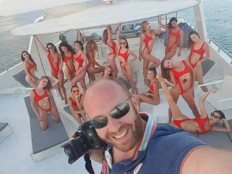 Vitaliy Grechin e le ragazze ucraine a Dubai