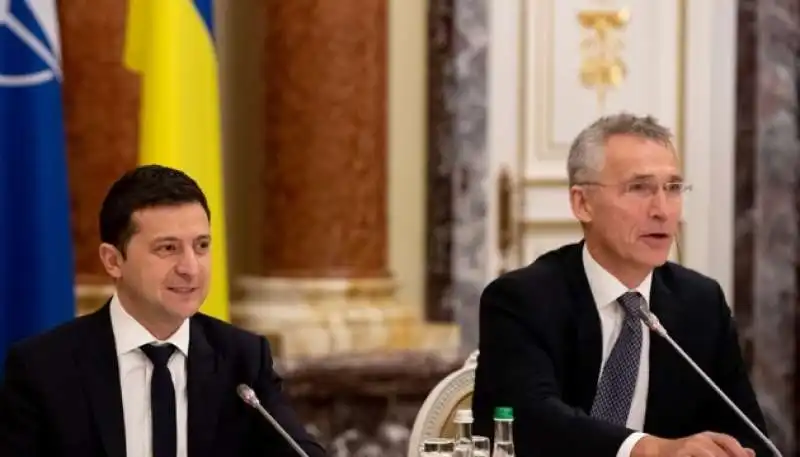 volodymyr zelensky e jens stoltenberg 3