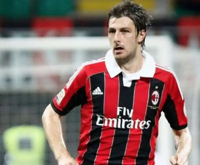 acerbi quando giocava al milan 