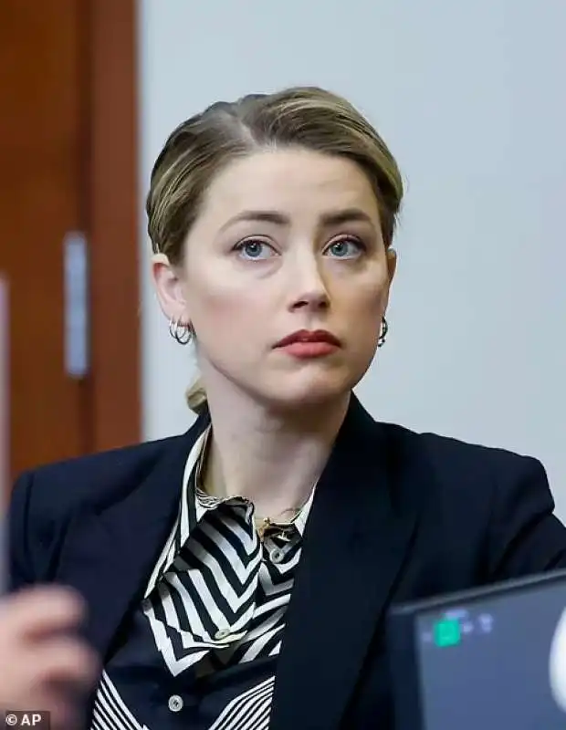 Amber Heard al processo in Virginia 2