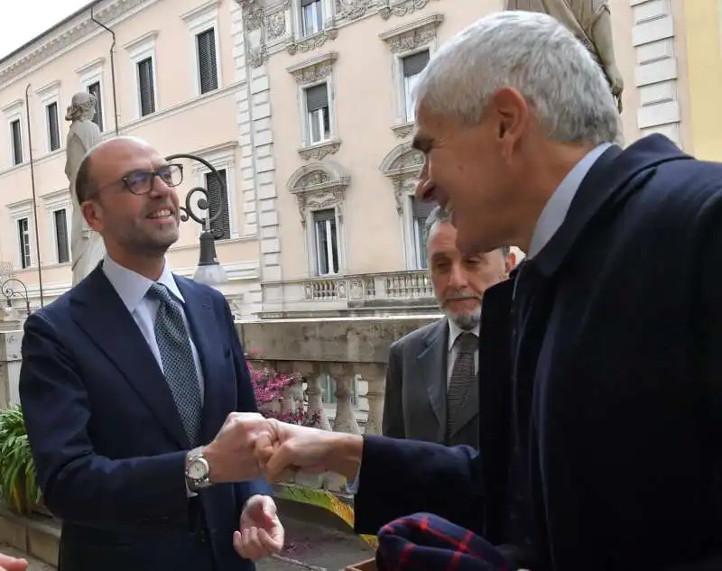 angelino alfano saluta pier ferdinando casini  foto di bacco