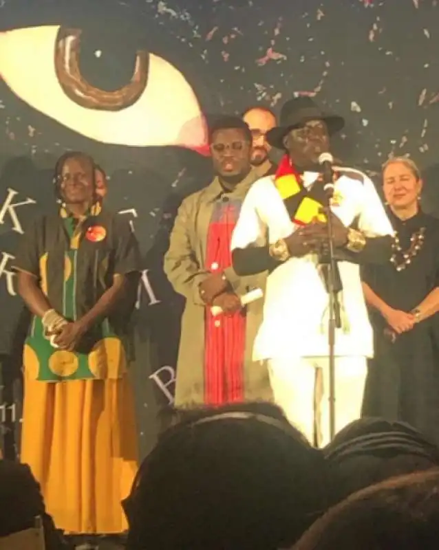 artisti dell uganda premiati alla biennale di venezia   2