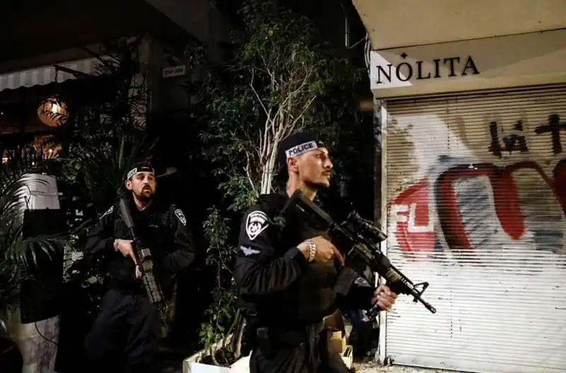 attentato a tel aviv   forze di sicurezza israeliane