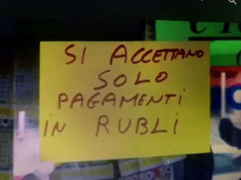 CARTELLO Si accettano solo pagamenti in rubli TABACCHERIA AREZZO