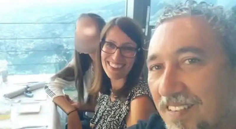 fabrizio angeloni con la moglie  e la figlia 