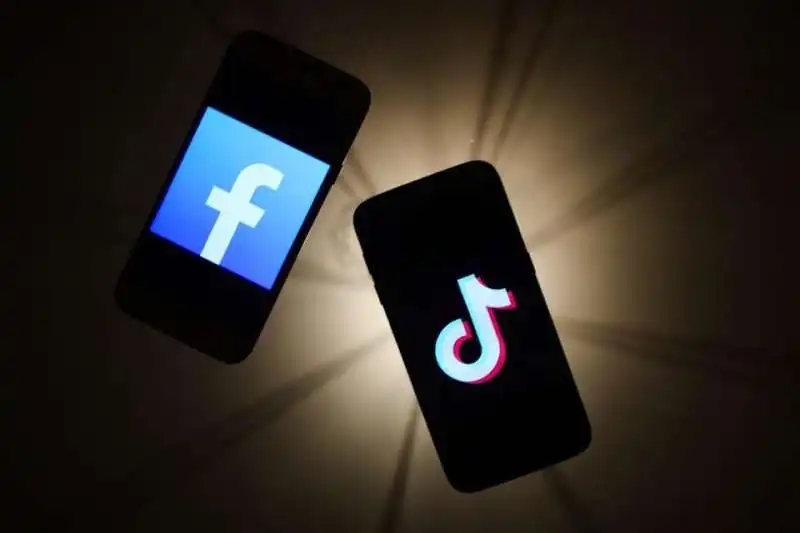 facebook tiktok 