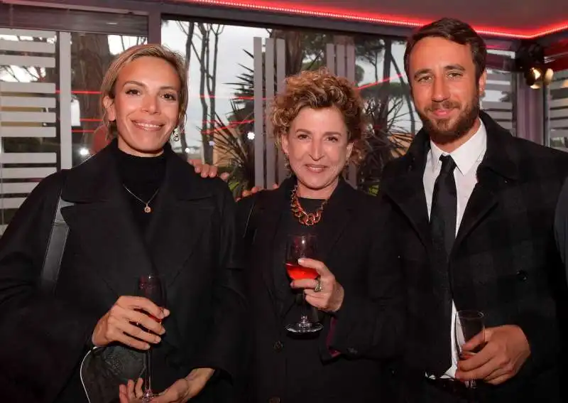 ilaria venturini fendi con sara e giulio fendi  foto di bacco