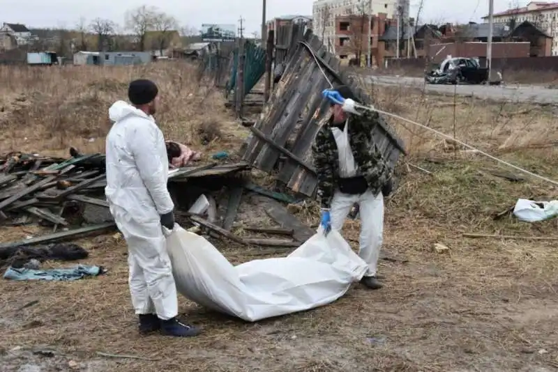 immagini dal massacro di bucha in ucraina