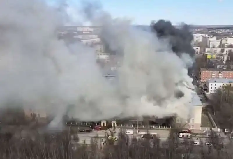 incendio nell istituto di ricerca per la difesa aerospaziale del cremlino a tver   2