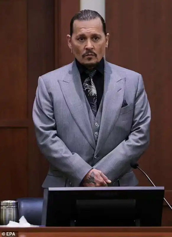 Johnny Depp durante la sua testimonianza 6