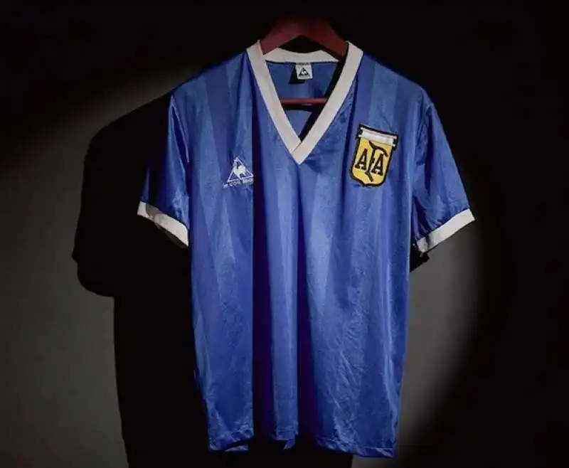 la maglia dell argentina indossata da maradona a messico 1986 