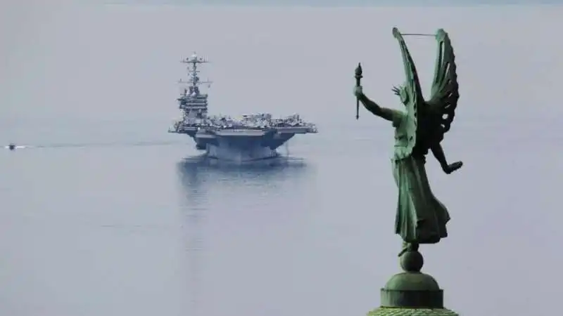  la portaerei uss truman in rada a trieste