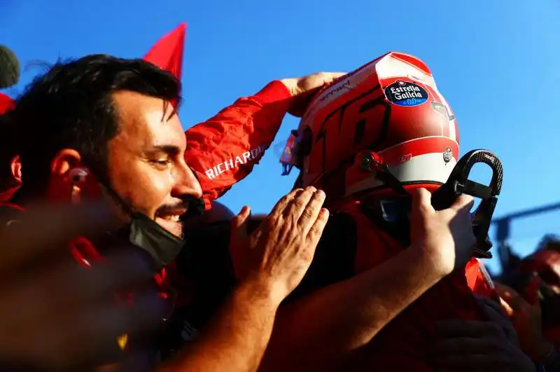 leclerc vince il gp australiano 