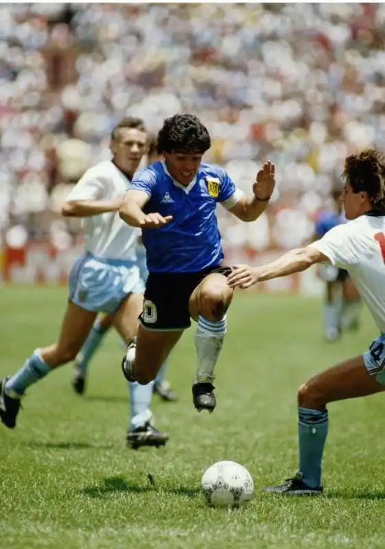 maradona contro l inghilterra 