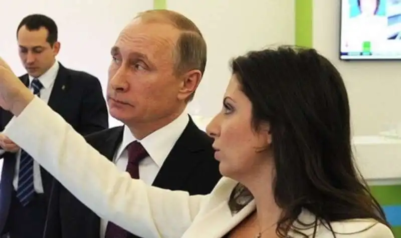 margarita simonyan e vladimir putin 1